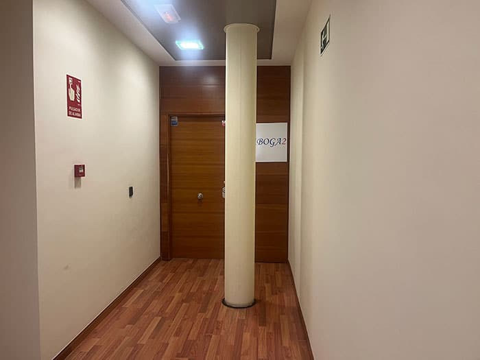 Entrada del despacho en Tres Cantos