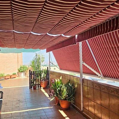 Pergola y toldos laterales